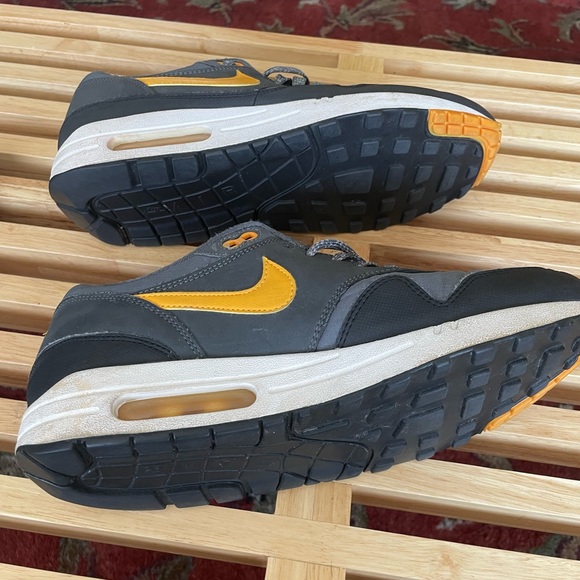 Nike Air Max 1 Essential Dark Grey Laser Orange Men Size 9.5 - Picture 3 of 5